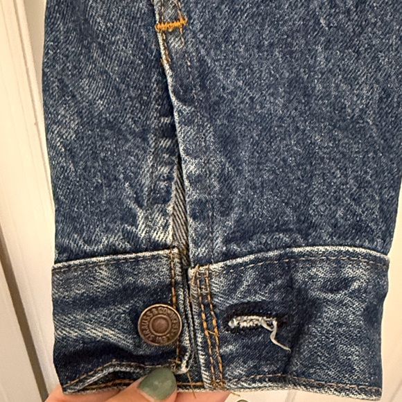 Levi's Classic Indigo Denim Jacket - Picture 5 of 10